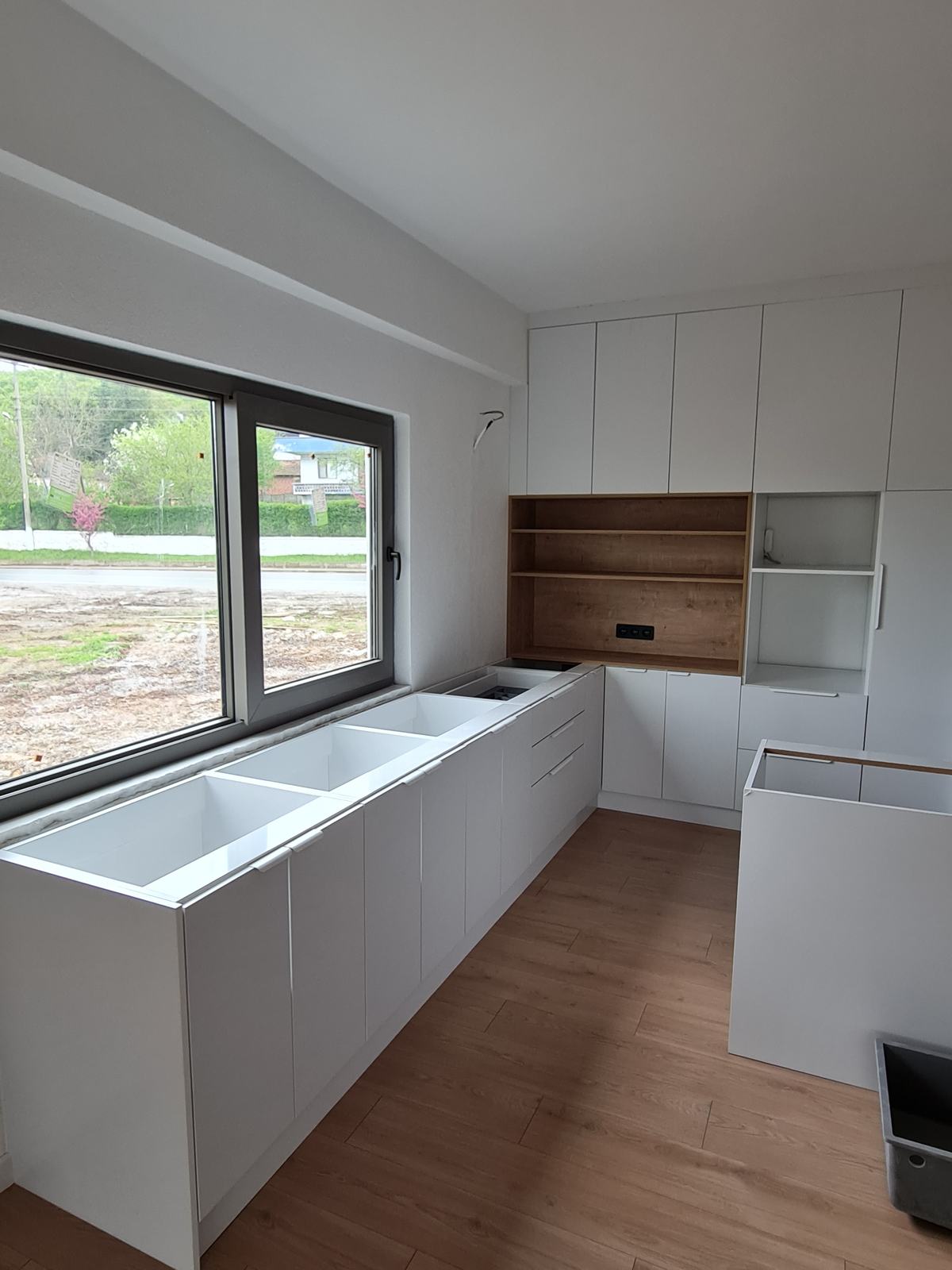 White Kitchen Cabinet