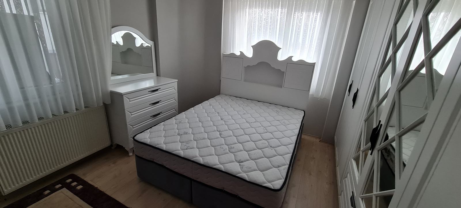 Carved Pattern Mirrored Bedroom Set