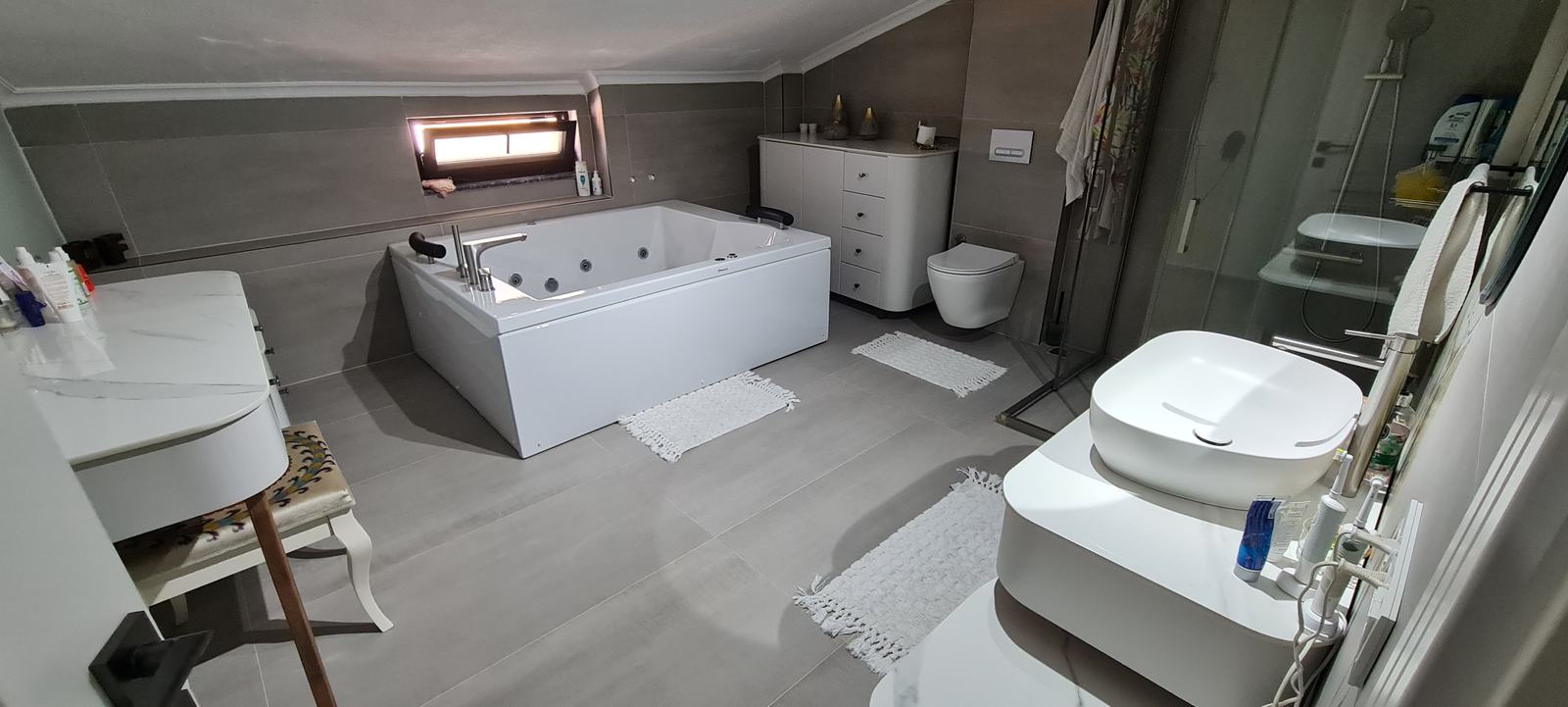 Matte White Bathroom Set