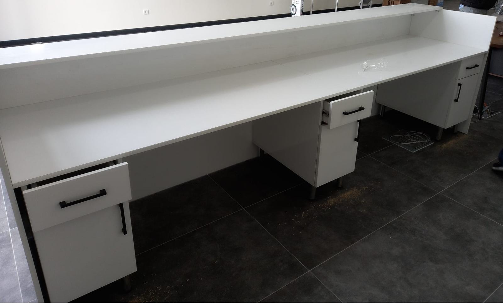 Multiple Advisor Desk
