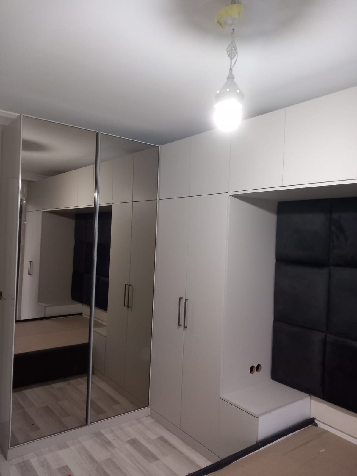 White Mirrored Bedroom Set