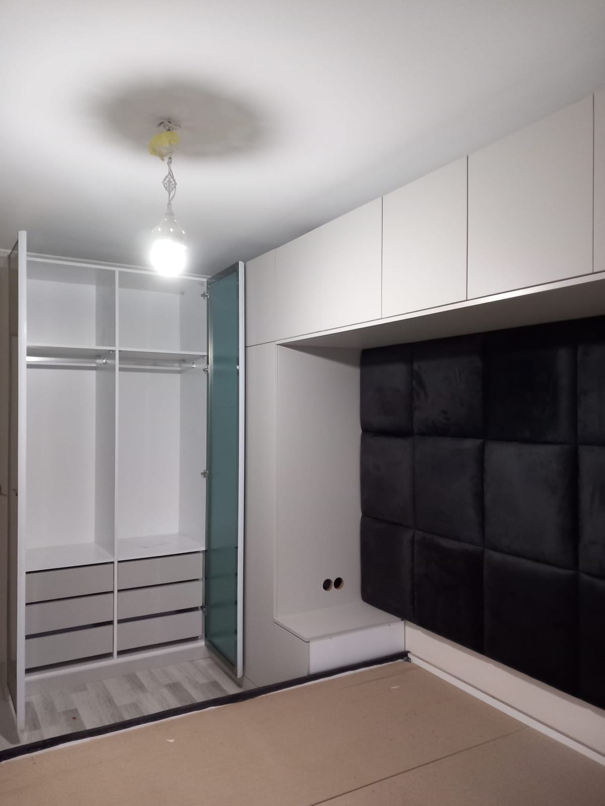 White Mirrored Bedroom Set