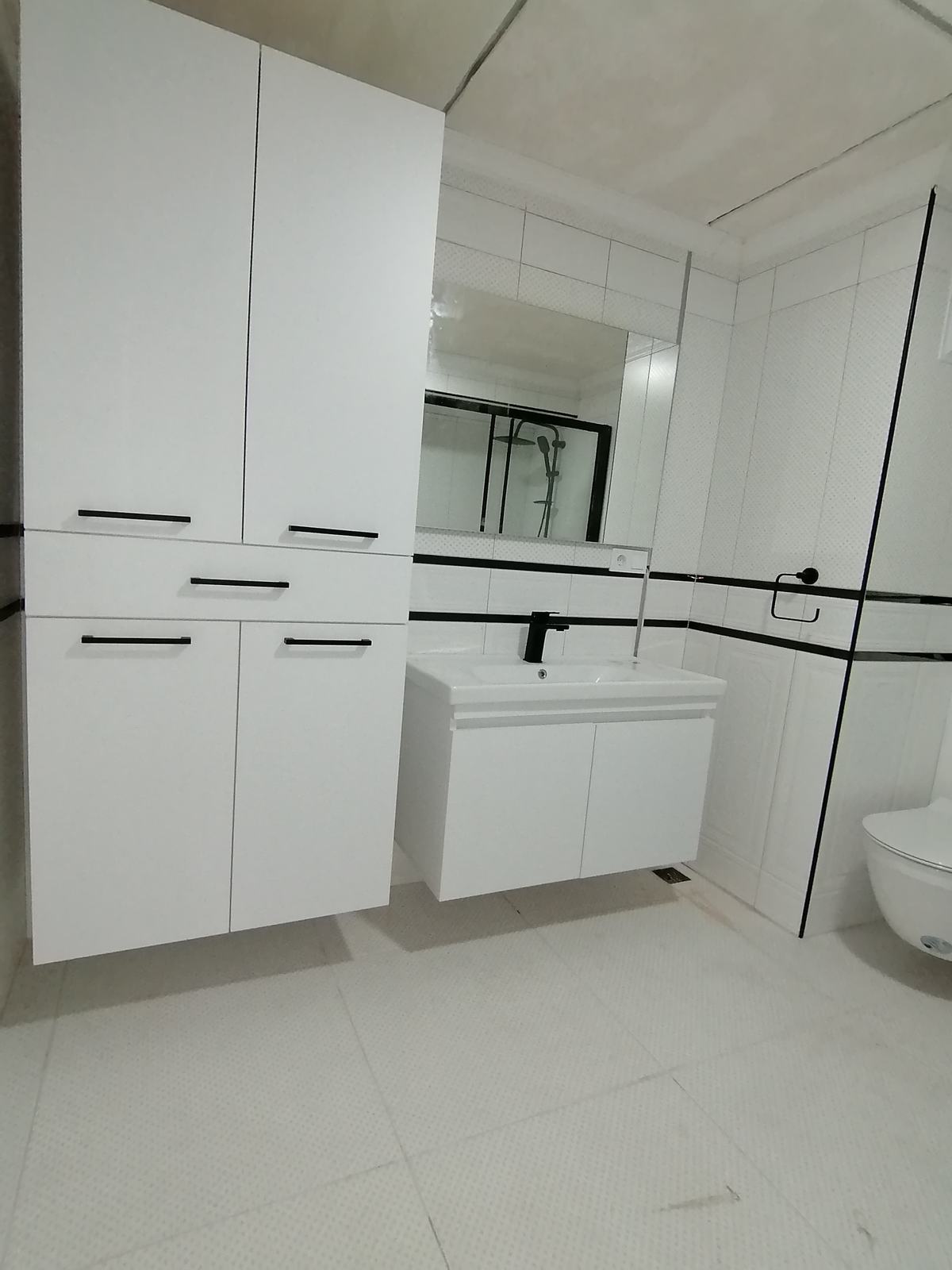 White Bathroom Set