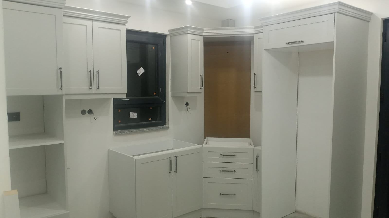 Matte White Corner Kitchen Set